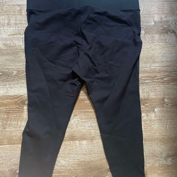 ELOQUII size 22 Plus Size Miracle Flawless Legging - Picture 7 of 7